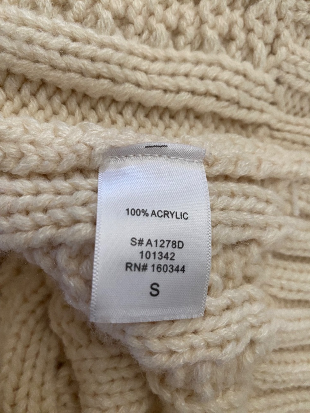 Off-the-Shoulder Neckline Cream-colored Cable Knit Sweater Dress. Small. Tags. - Picture 13 of 13